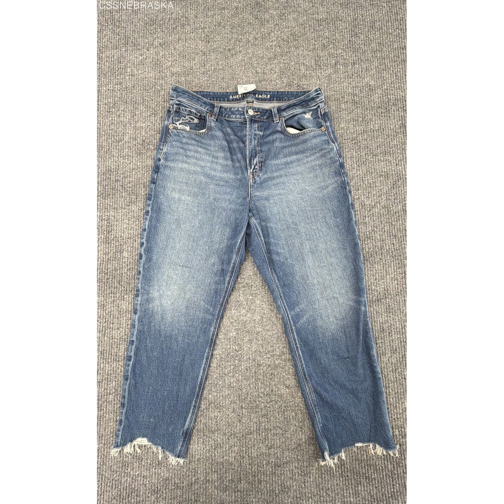 American Eagle Strigid Mom Jeans Blue Medium Wash Raw Hem NWT Size 12 X-Short